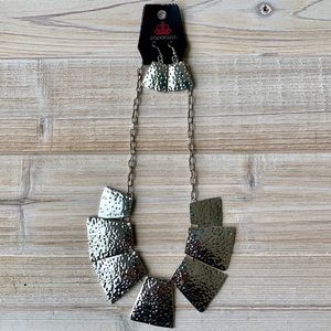 🆕  PAPARAZZI Necklace and Earring Set